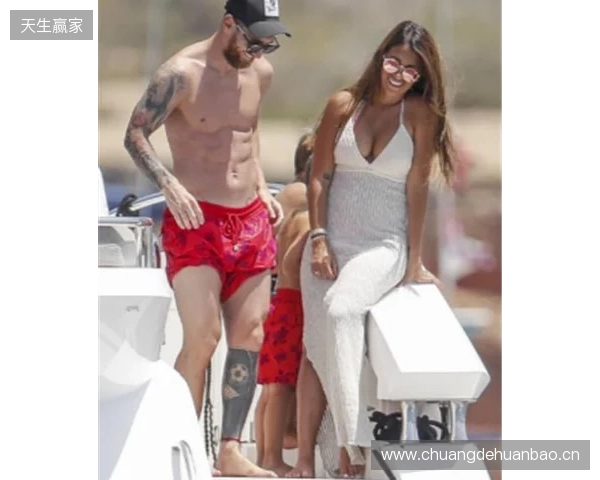 安东内拉一袭黄色长裙亮相，和梅西共度圣诞节