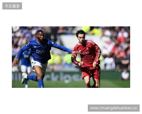 记者：琼斯正考虑结束16年红军生涯，维拉热刺国米有意